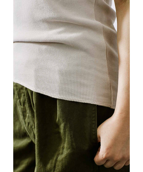 MEDE19F（メデジュウキュウ）の「MEDE19F　ノースリーブワッフルトップス（タンクトップ・レディース・ベージュ/ブラウン・MEDIUM/LARGE/X-LARGE）」の4枚目の写真