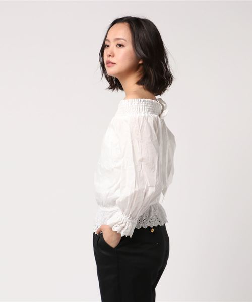 WEGO（ウィゴー）の「WEGO/スカラップオフショルブラウス（シャツ/ブラウス・レディース・オフホワイト/オレンジ/マスタード・FREE）」の4枚目の写真