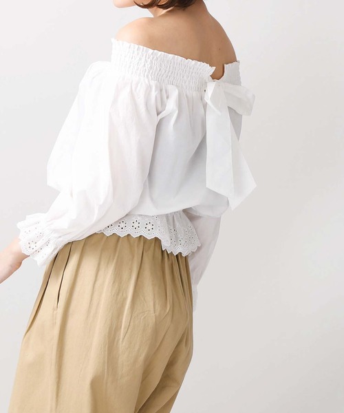 WEGO（ウィゴー）の「WEGO/スカラップオフショルブラウス（シャツ/ブラウス・レディース・オフホワイト/オレンジ/マスタード・FREE）」の2枚目の写真