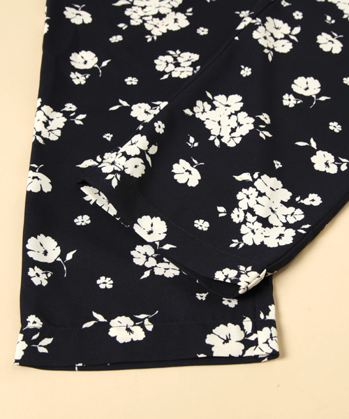 MAJESTIC LEGON(マジェスティックレゴン)の「単色花柄クロップドPT(その他パンツ・レディース・ネイビー/アイボリー/ブルー系その他・FREE)」の12枚目の写真