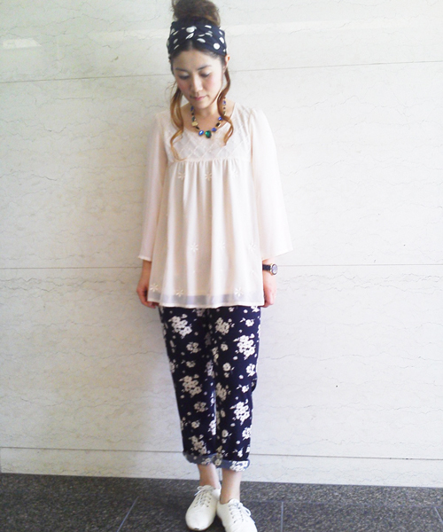 MAJESTIC LEGON(マジェスティックレゴン)の「単色花柄クロップドPT(その他パンツ・レディース・ネイビー/アイボリー/ブルー系その他・FREE)」の18枚目の写真