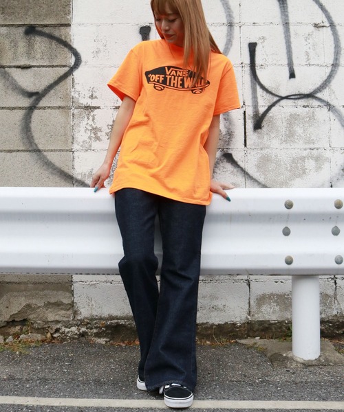 VANS（バンズ）の「VANS/ヴァンズ OTW Logo S/S T-shirts 半袖Tシャツ（Tシャツ/カットソー・メンズ・ホワイト/ブラック/ホワイト系その他/ホワイト×レッド/グリーン/ブラック×レッド/オレンジ/ベージュ・L/XL/M/S）」の9枚目の写真