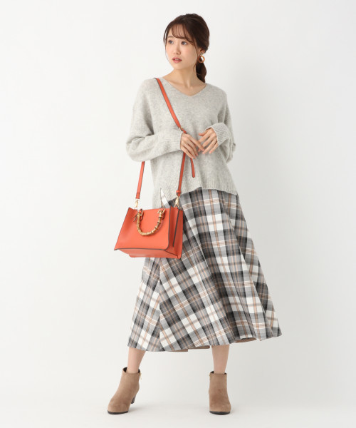 GLOBAL WORK(グローバルワーク)の「ラクーンコンVネックプルオーバー/792262(ニット/セーター・レディース・ピンク系その他3/グレー/ブルー/ベージュ・MEDIUM/LARGE)」の5枚目の写真