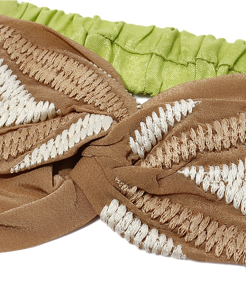 Another Edition（アナザーエディション）の「NAMRATA/J EMB HB（ヘアバンド・レディース・ブラック/ナチュラル/ネイビー・フリー）」の4枚目の写真