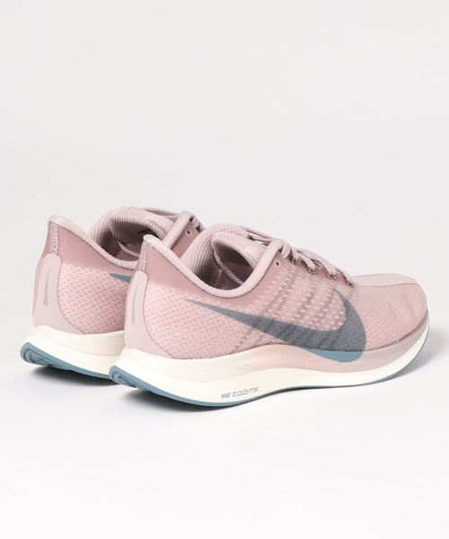 NIKE（ナイキ）の「【NIKE】Zoom Pegasus 35 Turbo（スニーカー・レディース・ブラック/ピンク・23.5cm/24.5cm/23/24/25/22.5cm/25.5cm）」の4枚目の写真