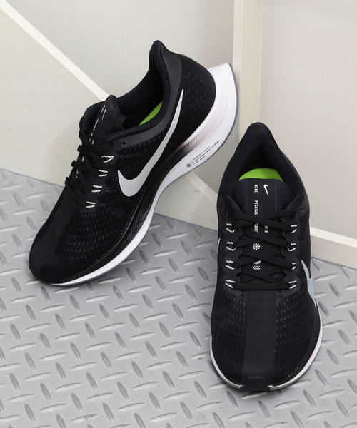 NIKE（ナイキ）の「【NIKE】Zoom Pegasus 35 Turbo（スニーカー・レディース・ブラック/ピンク・23.5cm/24.5cm/23/24/25/22.5cm/25.5cm）」の2枚目の写真
