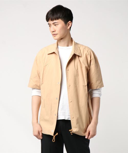 Revo.(レボ)の「【Revo.】ルーズシルエットコーチシャツジャケット/ショートスリーブ/メンズ(ナイロンジャケット・メンズ・ブラック/ベージュ/グレー・MEDIUM/LARGE)」の7枚目の写真