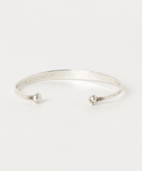 ESTNATION（エストネーション）の「ADWAT'N TUAREG / "IGNWAN" シルバーバングル（バングル/リストバンド・メンズ・シルバー・FREE）」の2枚目の写真