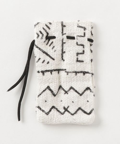 ESTNATION（エストネーション）の「ADWAT'N TUAREG / "IGNWAN" シルバーバングル（バングル/リストバンド・メンズ・シルバー・FREE）」の3枚目の写真