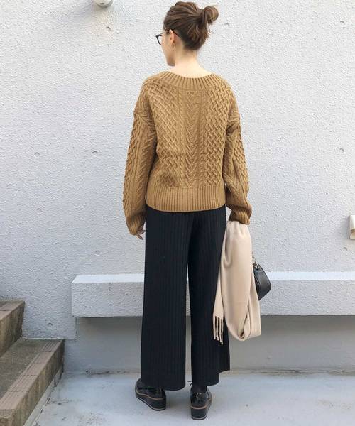 audrey and john wad（オードリーアンドジョンワッド）の「ケーブル柄キーネックニット（ニット/セーター・レディース・ネイビー/グレー/キャメル・MEDIUM）」の12枚目の写真