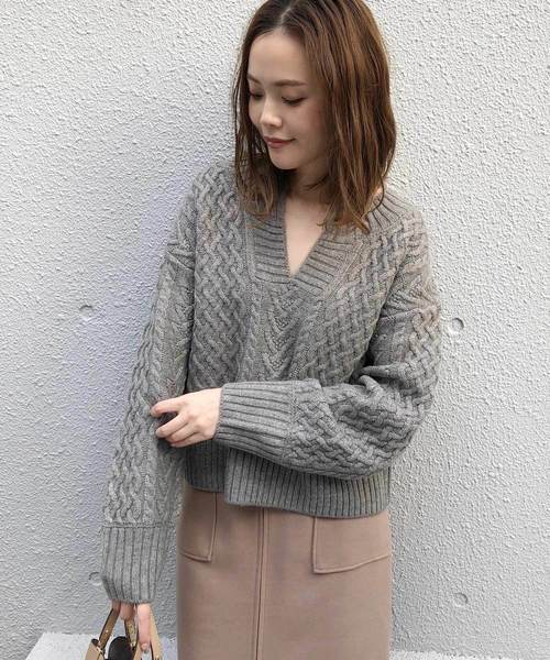 audrey and john wad（オードリーアンドジョンワッド）の「ケーブル柄キーネックニット（ニット/セーター・レディース・ネイビー/グレー/キャメル・MEDIUM）」の11枚目の写真