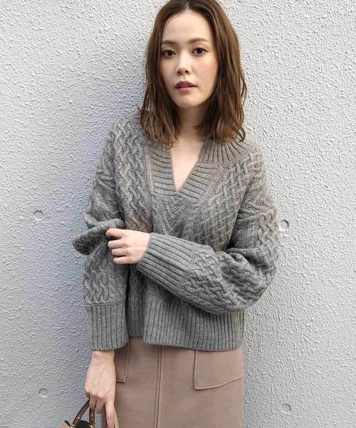 audrey and john wad（オードリーアンドジョンワッド）の「ケーブル柄キーネックニット（ニット/セーター・レディース・ネイビー/グレー/キャメル・MEDIUM）」の10枚目の写真