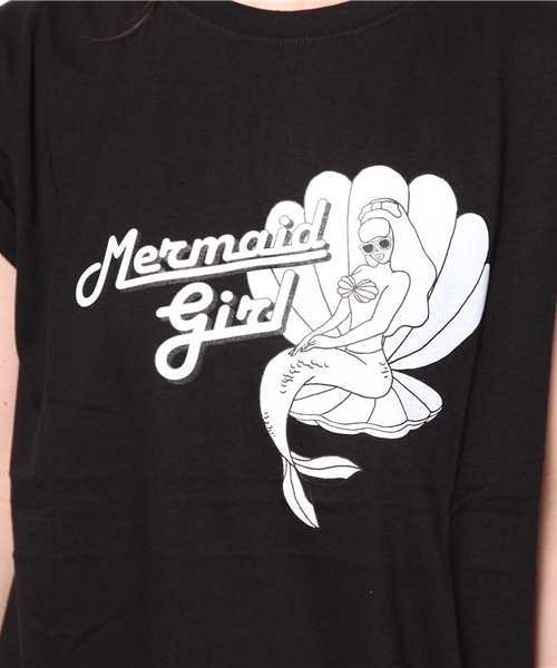 WEGO（ウィゴー）の「WEGO/ガールプリントTシャツ（Tシャツ/カットソー・レディース・オフホワイト/ブラック/ライム/サックスブルー・FREE）」の11枚目の写真