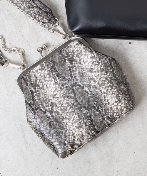 WEGO（ウィゴー）の「WEGO/ボールチェーン付きがま口ショルダーバッグ（ショルダーバッグ・レディース・ブラック/その他1・FREE）」の15枚目の写真