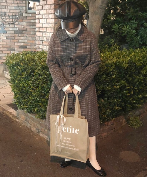 one after another NICE CLAUP（ワンアフターアナザーナイスクラップ）の「【petite by niceclaup】ロゴトートバッグ（トートバッグ・レディース・アイボリー/ベージュ・FREE）」の4枚目の写真