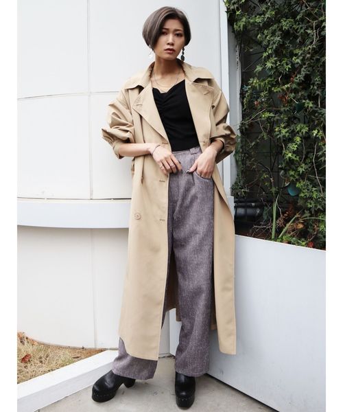 EMODA（エモダ）の「バルキースリーブトレンチコート（トレンチコート・レディース・パープル/ブラウン/ベージュ・FREE）」の2枚目の写真