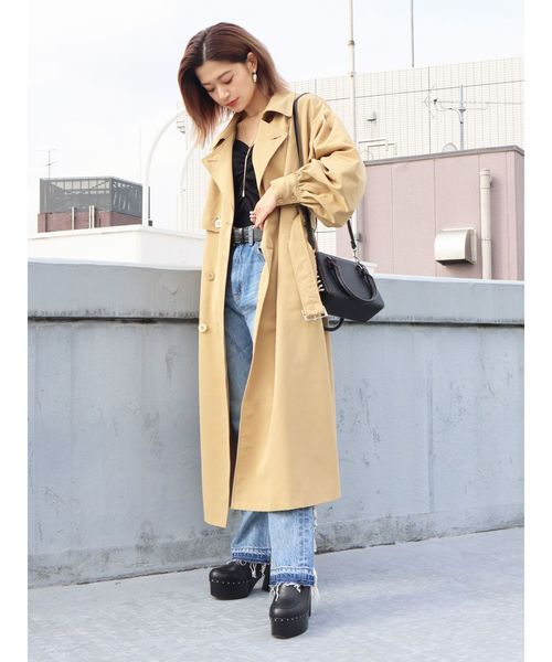 EMODA（エモダ）の「バルキースリーブトレンチコート（トレンチコート・レディース・パープル/ブラウン/ベージュ・FREE）」の21枚目の写真