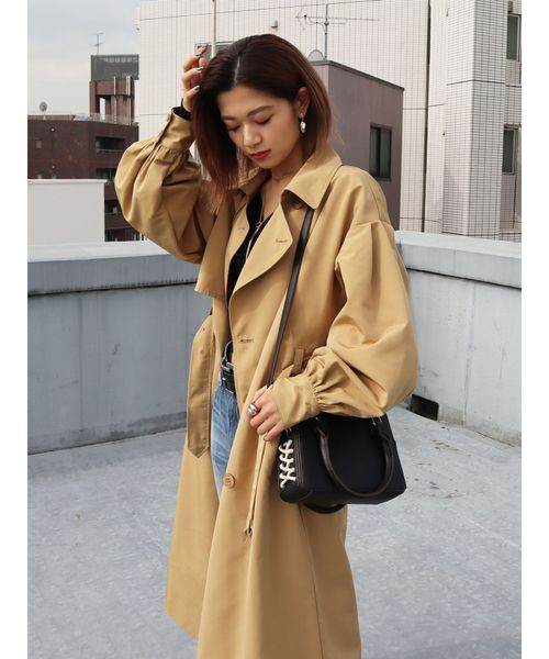 EMODA（エモダ）の「バルキースリーブトレンチコート（トレンチコート・レディース・パープル/ブラウン/ベージュ・FREE）」の20枚目の写真