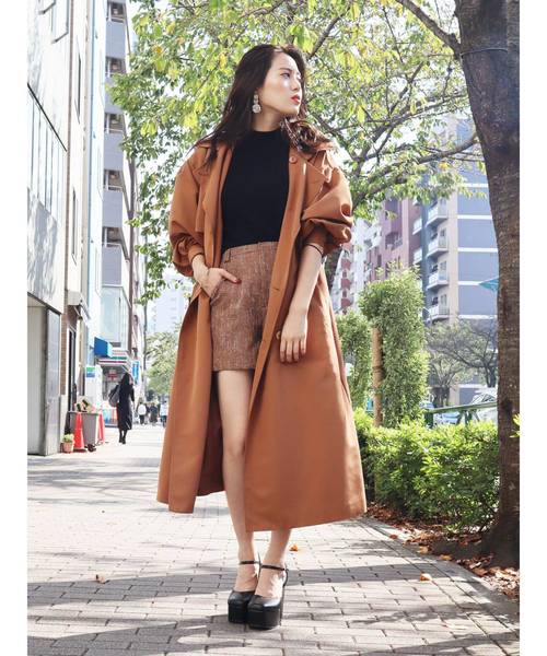 EMODA（エモダ）の「バルキースリーブトレンチコート（トレンチコート・レディース・パープル/ブラウン/ベージュ・FREE）」の16枚目の写真