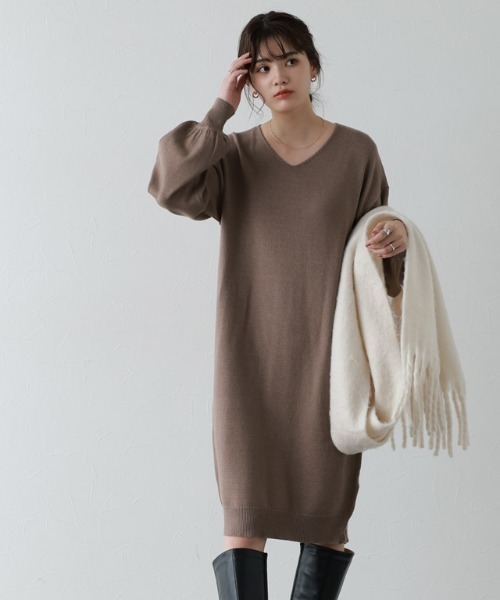 Pierrot（ピエロ）の「もっちりカシミヤタッチVネックニットワンピース（ワンピース・レディース・チャコールグレー/ダークブラウン/ネイビー/インディゴブルー/モカ/ブラウン系その他/グレイッシュベージュ/ブラック・M/L）」の16枚目の写真