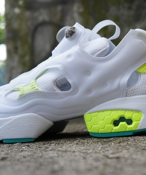 Reebok（リーボック）の「Reebok INSTA PUMPFURY M42233（スニーカー・メンズ・ホワイト・26.5cm/26cm/24cm/28cm/23.5cm/23cm/27.5cm/27cm/28.5cm/24.5cm）」の6枚目の写真