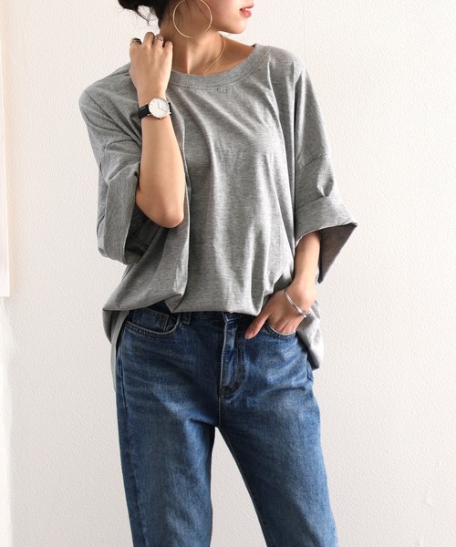 classicalelf(クラシカルエルフ)の「レシート オーバーサイズ ロング丈ワンポイントクルーネックロゴビッグTシャツ(半袖)(Tシャツ/カットソー・レディース・ホワイト/ブラック/杢グレー/グリーン/ベージュ/ブラウン・MEDIUM/LARGE/X-LARGE)」の3枚目の写真