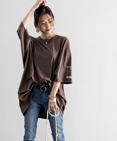 classicalelf(クラシカルエルフ)の「レシート オーバーサイズ ロング丈ワンポイントクルーネックロゴビッグTシャツ(半袖)(Tシャツ/カットソー・レディース・ホワイト/ブラック/杢グレー/グリーン/ベージュ/ブラウン・MEDIUM/LARGE/X-LARGE)」の4枚目の写真