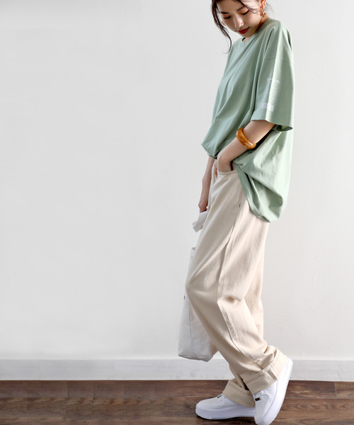 classicalelf(クラシカルエルフ)の「レシート オーバーサイズ ロング丈ワンポイントクルーネックロゴビッグTシャツ(半袖)(Tシャツ/カットソー・レディース・ホワイト/ブラック/杢グレー/グリーン/ベージュ/ブラウン・MEDIUM/LARGE/X-LARGE)」の6枚目の写真