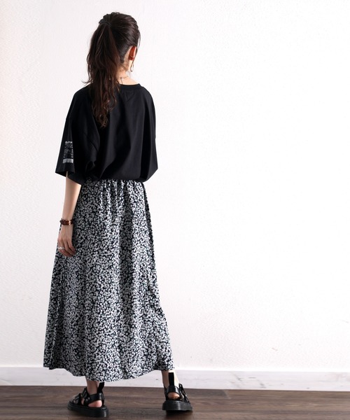 classicalelf(クラシカルエルフ)の「レシート オーバーサイズ ロング丈ワンポイントクルーネックロゴビッグTシャツ(半袖)(Tシャツ/カットソー・レディース・ホワイト/ブラック/杢グレー/グリーン/ベージュ/ブラウン・MEDIUM/LARGE/X-LARGE)」の17枚目の写真