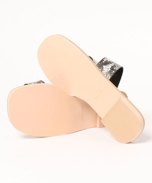 KOBE LETTUCE（コウベレタス）の「スクエアトゥトングフラットサンダル（サンダル・レディース・ホワイト/ブラック/パイソン/ブラウン系その他・LL/S/M/L）」の6枚目の写真