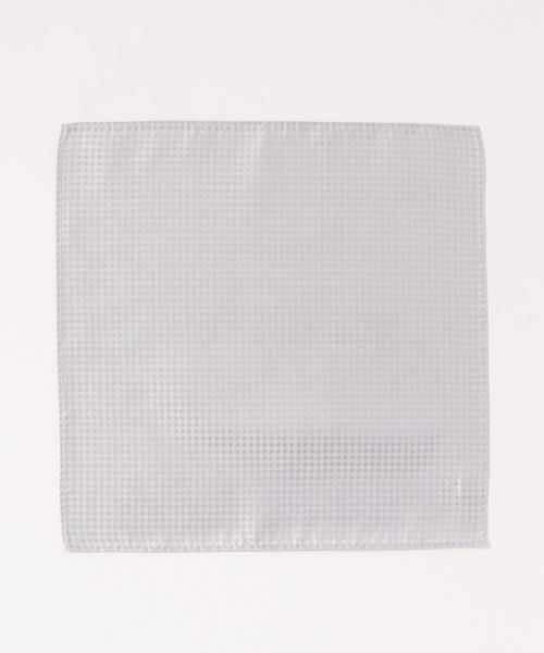 JUNRED（ジュンレッド）の「シャドー千鳥チーフ（ハンカチ/ハンドタオル・メンズ・ホワイト/サックスブルー/ピンク/シルバー・FREE）」の4枚目の写真