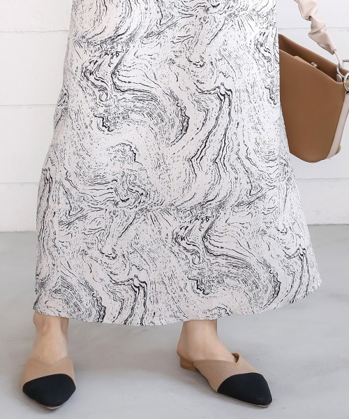 Bab（バブ）の「【WEB限定】マーブル柄ロングスカート（スカート・レディース・ベージュ/グレー・38）」の8枚目の写真