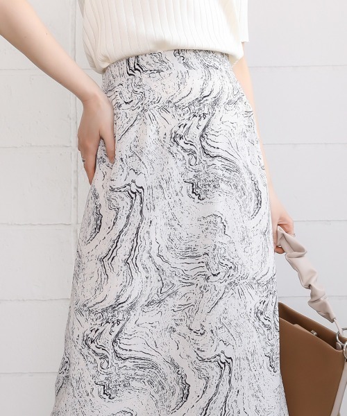 Bab（バブ）の「【WEB限定】マーブル柄ロングスカート（スカート・レディース・ベージュ/グレー・38）」の9枚目の写真