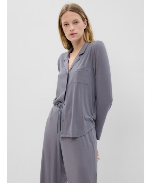 GAP(ギャップ)の「モダール トゥルースリープPJ トップス(ルームウェア/パジャマ・レディース・ブラック/グレー/ブラック系その他/グリーン/ホワイト系その他/ピンク/グレー系その他/ブラック系その他2/ライトピンク/ピンク系その他/ブルー系その他/ネイビー/ライトブルー・L/M/XS/XXS/S)」の8枚目の写真