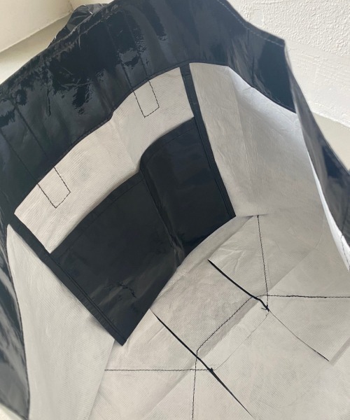 THEATRE PRODUCTS（シアタープロダクツ）の「タイベックトートバッグ / THEATRE PRODUCTS（トートバッグ・レディース・ホワイト/ブラック・FREE）」の10枚目の写真