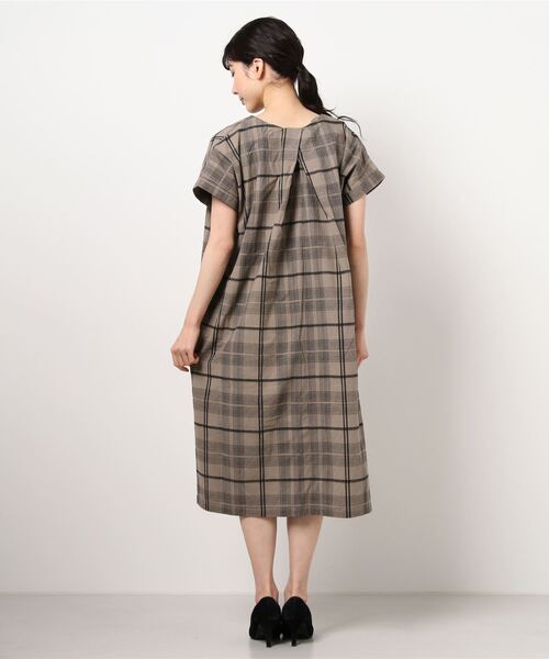 NICOLE white（ニコルホワイト）の「チェックスキッパーワンピース（ワンピース・レディース・ブラック/ベージュ・FREE）」の3枚目の写真