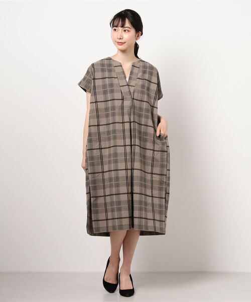 NICOLE white（ニコルホワイト）の「チェックスキッパーワンピース（ワンピース・レディース・ブラック/ベージュ・FREE）」の5枚目の写真