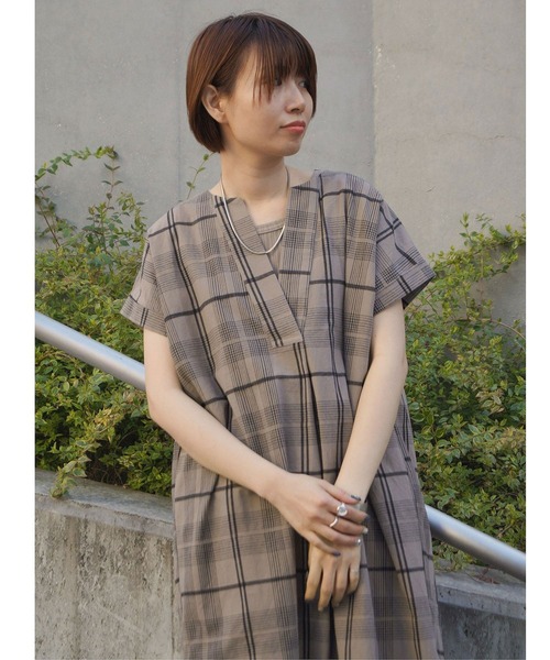 NICOLE white（ニコルホワイト）の「チェックスキッパーワンピース（ワンピース・レディース・ブラック/ベージュ・FREE）」の12枚目の写真