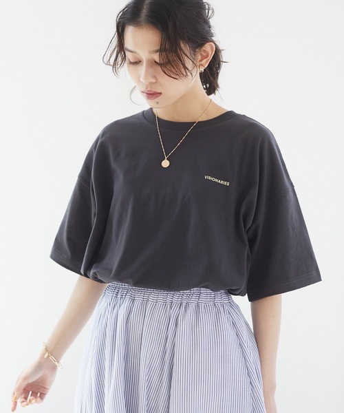 Green　Parks（グリーンパークス）の「プリントロゴTシャツ＊（Tシャツ/カットソー・レディース・イエロー/クリーム/チャコールグレー/グレイッシュベージュ・FREE）」の2枚目の写真