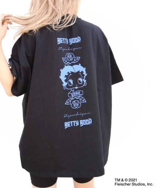 FIG&VIPER（フィグアンドバイパー）の「BETTYコラボROSE BIG-T（Tシャツ/カットソー・レディース・ホワイト/ブラック/グレー/ライトパープル・FREE）」の3枚目の写真