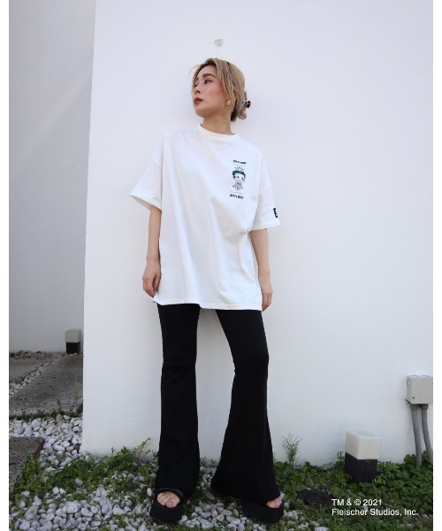 FIG&VIPER（フィグアンドバイパー）の「BETTYコラボROSE BIG-T（Tシャツ/カットソー・レディース・ホワイト/ブラック/グレー/ライトパープル・FREE）」の16枚目の写真