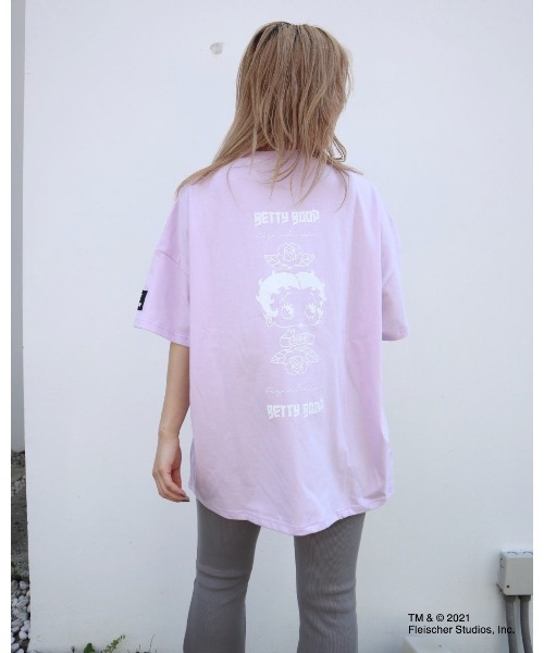 FIG&VIPER（フィグアンドバイパー）の「BETTYコラボROSE BIG-T（Tシャツ/カットソー・レディース・ホワイト/ブラック/グレー/ライトパープル・FREE）」の15枚目の写真