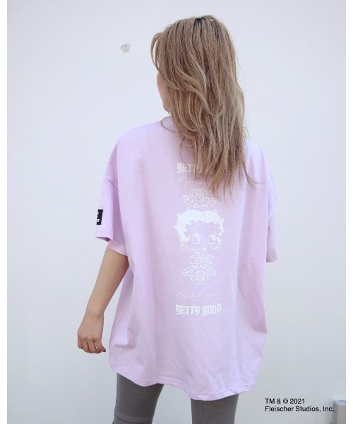 FIG&VIPER（フィグアンドバイパー）の「BETTYコラボROSE BIG-T（Tシャツ/カットソー・レディース・ホワイト/ブラック/グレー/ライトパープル・FREE）」の20枚目の写真