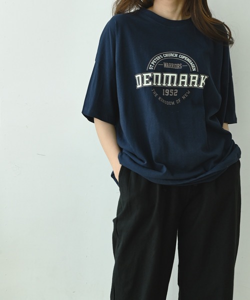 me+em select(ミームセレクト)の「DENMARK サークルカレッジロゴビッグT(Tシャツ/カットソー・レディース・ネイビー/アイボリー/ミント/クリーム・FREE)」の4枚目の写真
