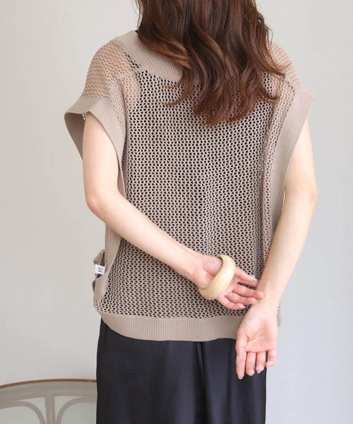 HER CLOSET(ハークローゼット)の「【HERCLOSET】深Vネックショート丈メッシュベスト(ベスト・レディース・ブラック/アイボリー/グレイッシュベージュ・M)」の18枚目の写真