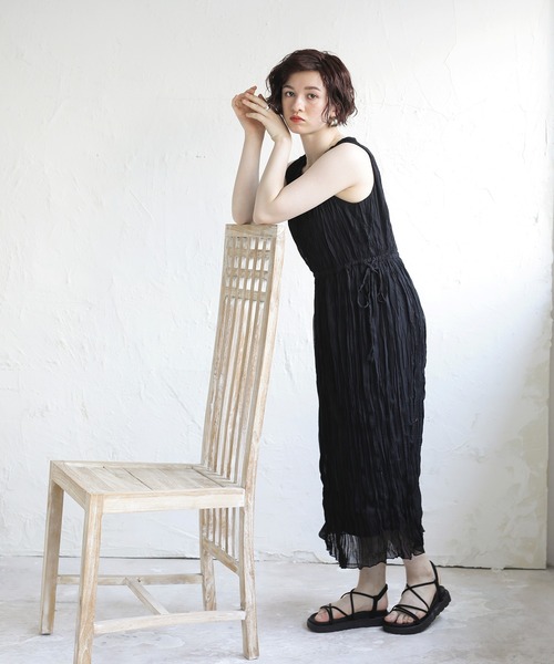 ENNEA（エンネア）の「【手洗いできる】サイドリボン・シフォン楊柳シワ加工カラーワンピース（ワンピース・レディース・ブラック/オレンジ/アイボリー/ライトグリーン・38）」の5枚目の写真