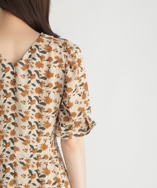 Andemiu(アンデミュウ)の「ヴィンテージフラワーワンピース216846(ワンピース・レディース・ブラック/オフホワイト・FREE)」の14枚目の写真