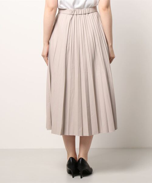 NATURAL BEAUTY BASIC（ナチュラルビューティーベーシック）の「フェイクレザープリーツスカート（スカート・レディース・ブラック/キャメル/ベージュ系その他2・MEDIUM/SMALL）」の5枚目の写真