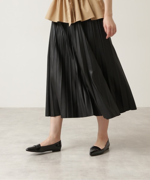 NATURAL BEAUTY BASIC（ナチュラルビューティーベーシック）の「フェイクレザープリーツスカート（スカート・レディース・ブラック/キャメル/ベージュ系その他2・MEDIUM/SMALL）」の8枚目の写真