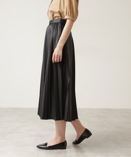 NATURAL BEAUTY BASIC（ナチュラルビューティーベーシック）の「フェイクレザープリーツスカート（スカート・レディース・ブラック/キャメル/ベージュ系その他2・MEDIUM/SMALL）」の10枚目の写真